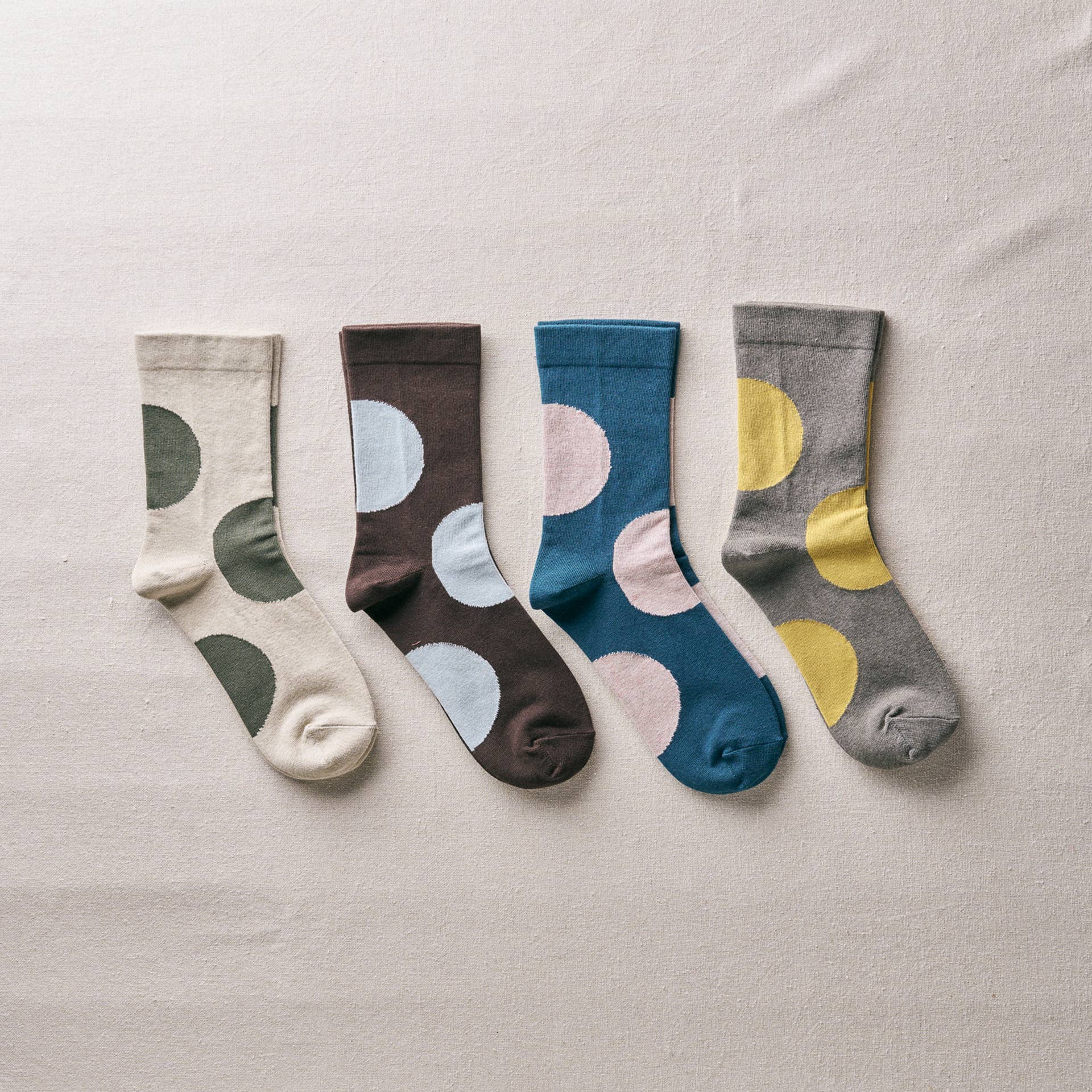 Yahae Organic Cotton Asymmetry Dot Socks - Yellow