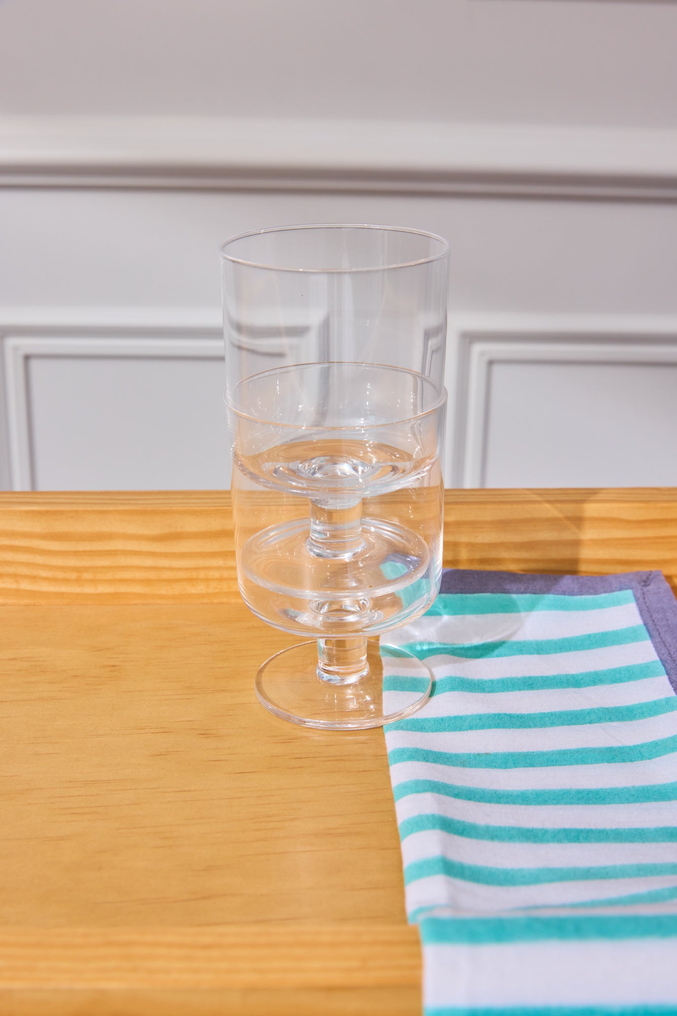 Set of 2 clear Eddie wine glasses