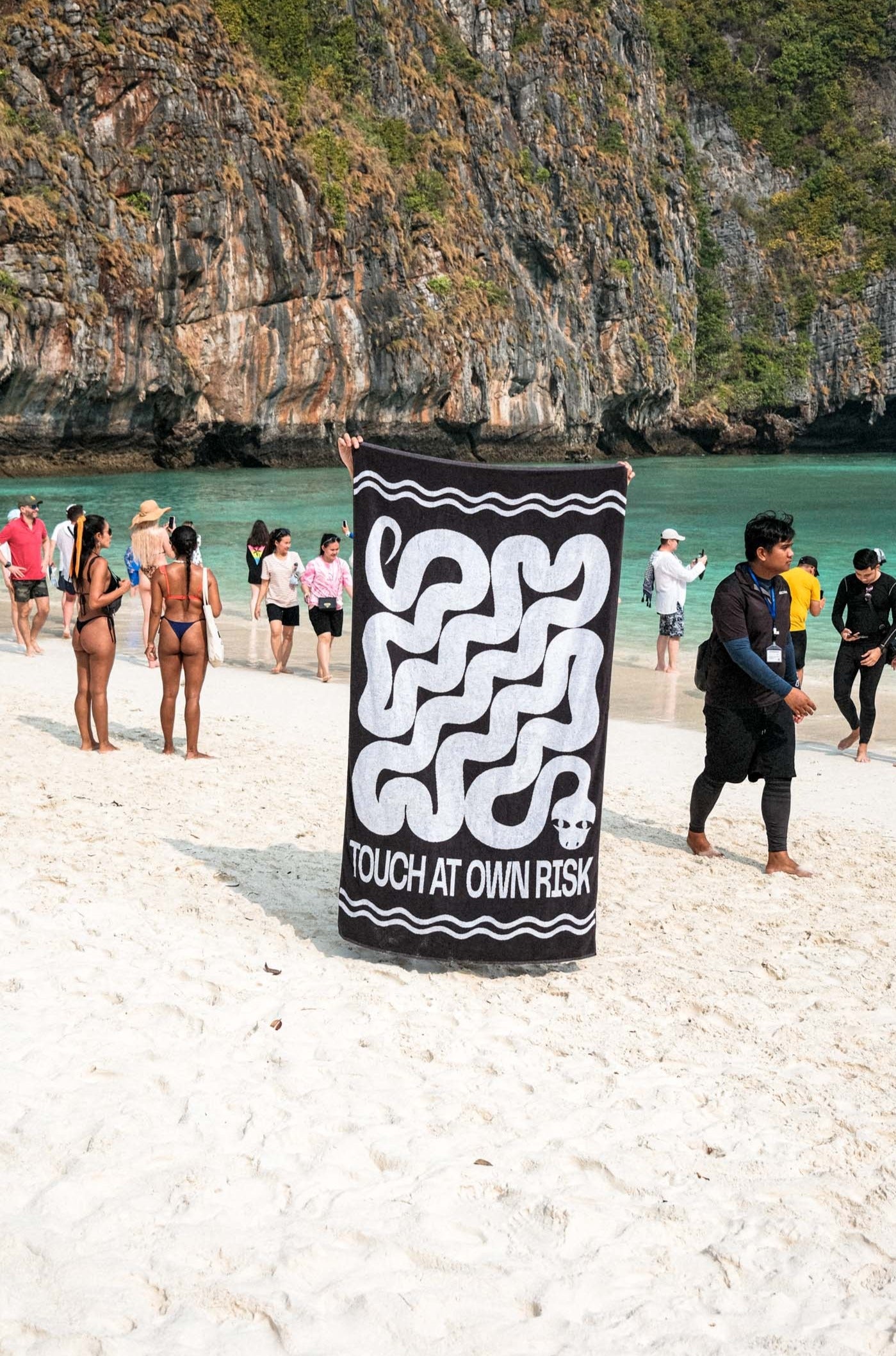 Y_CO-AK-BeachTowel-31_c3bb71ae