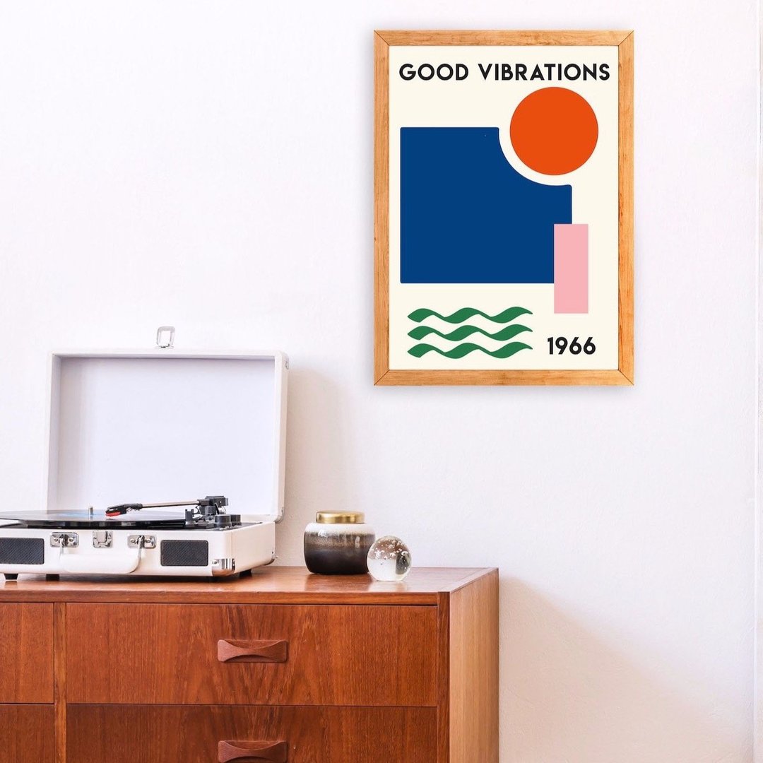 retro graphic print good vibrations by fanclub